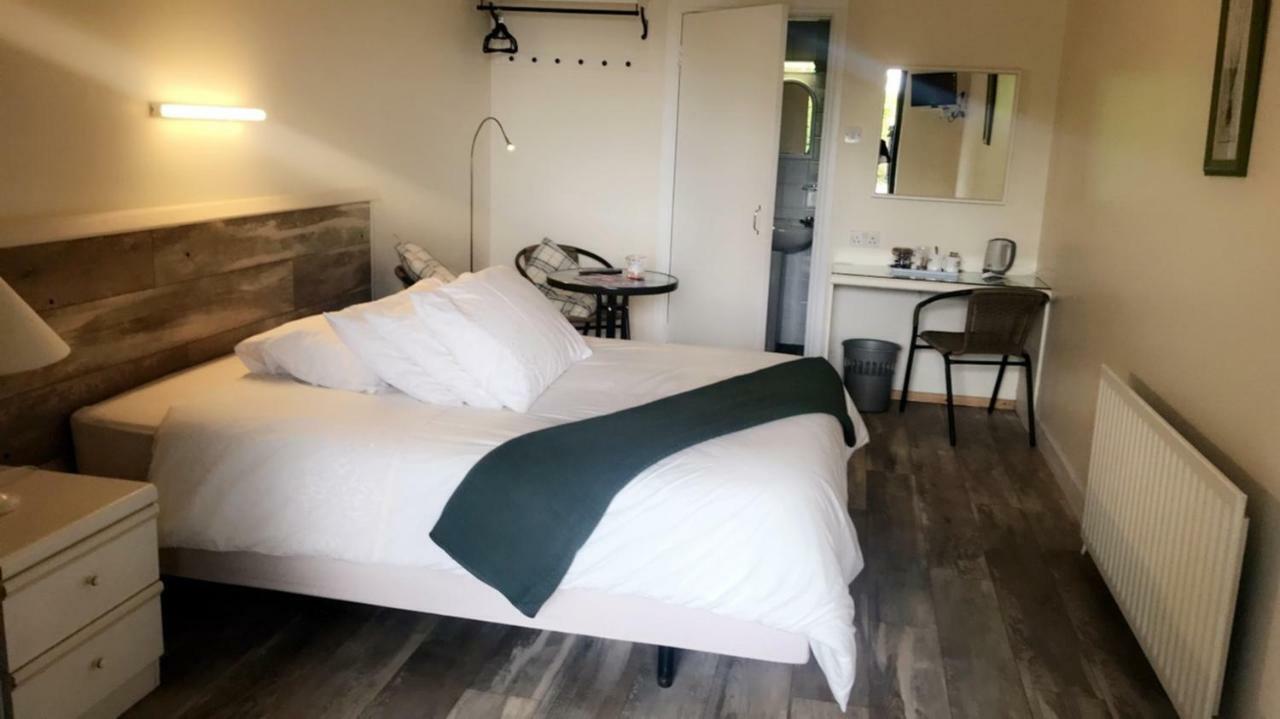 Wildwood Lodge คาร์ลิงฟอร์ด ภายนอก รูปภาพ